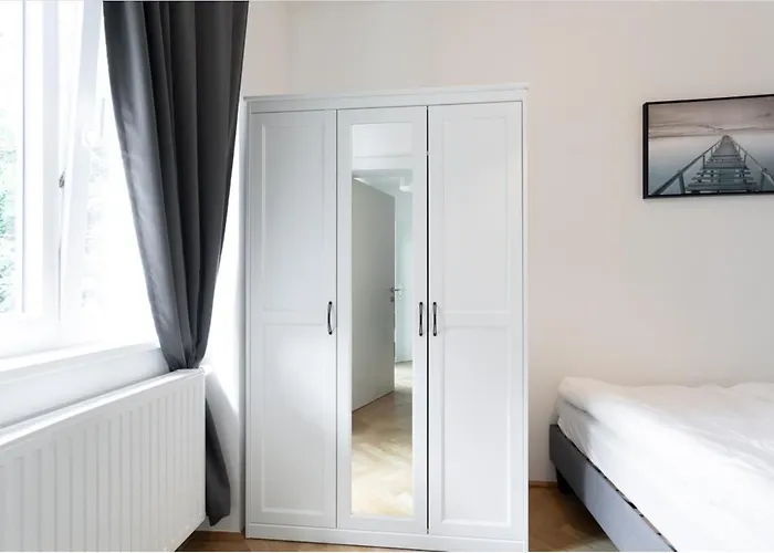 Charmante L Bg8 Vienna