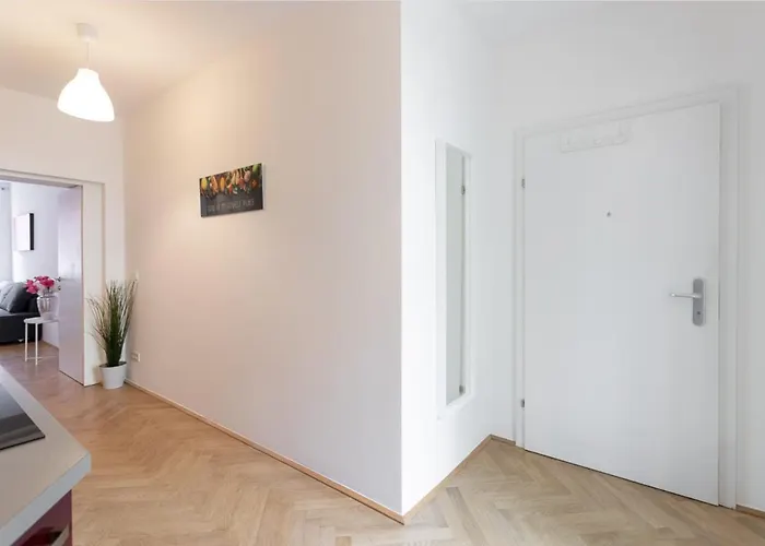 Charmante L Bg8 * Vienna